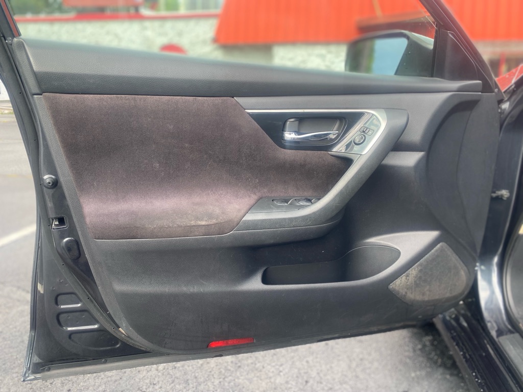 Photo 6 of this NISSAN ALTIMA