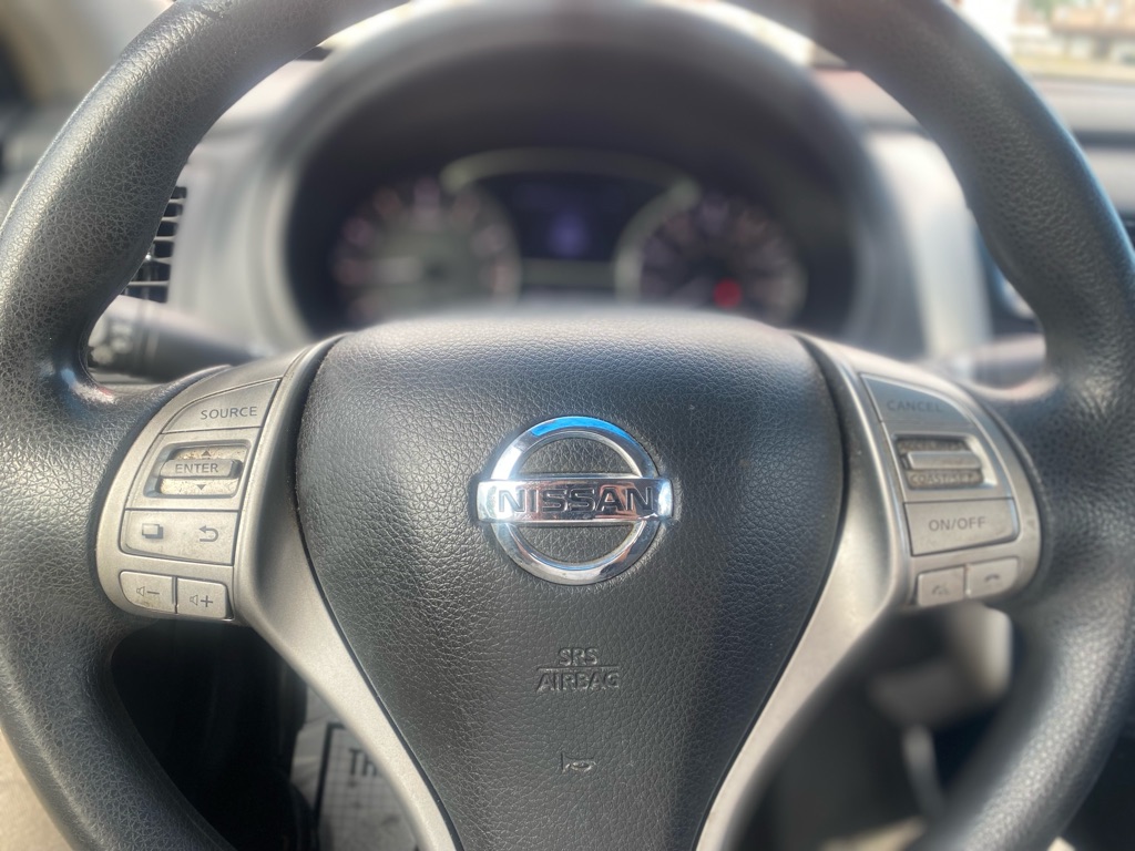 Photo 14 of this NISSAN ALTIMA