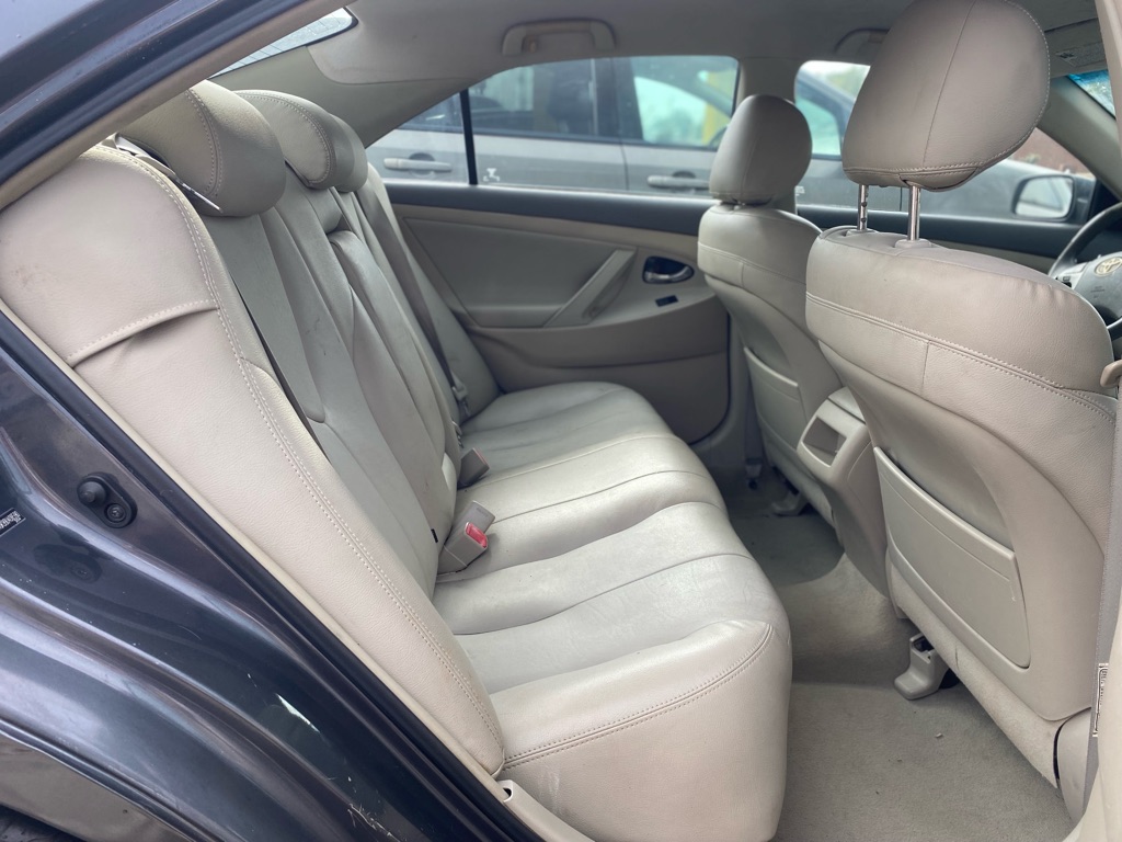 Photo 12 of this TOYOTA CAMRY