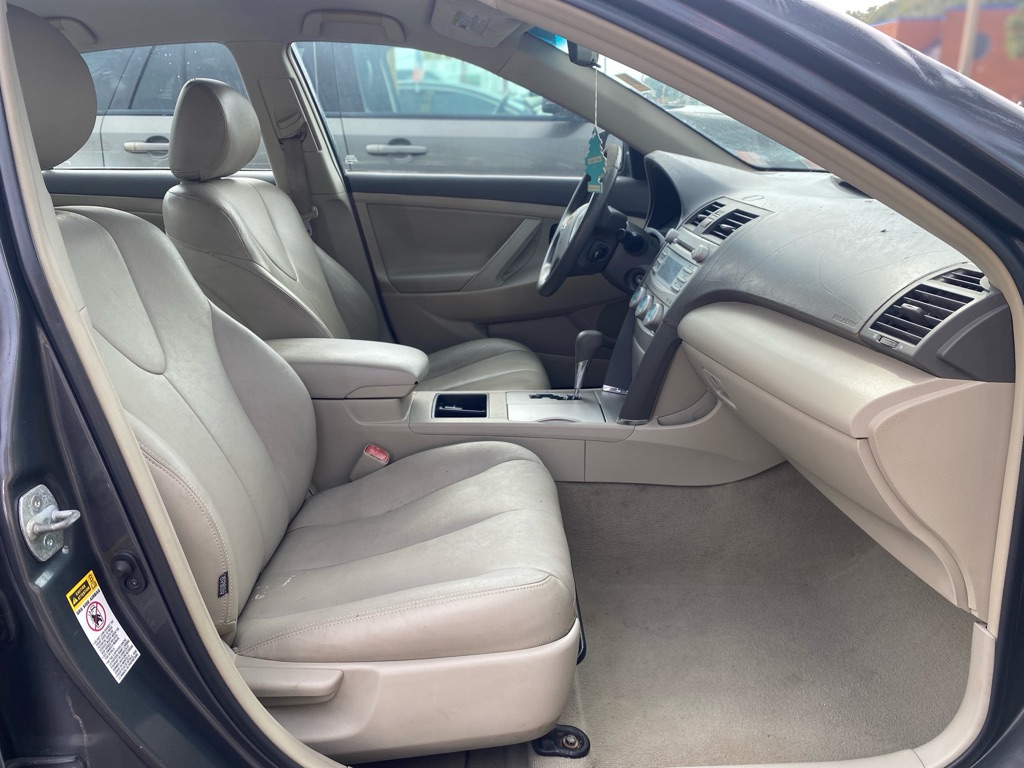 Photo 14 of this TOYOTA CAMRY