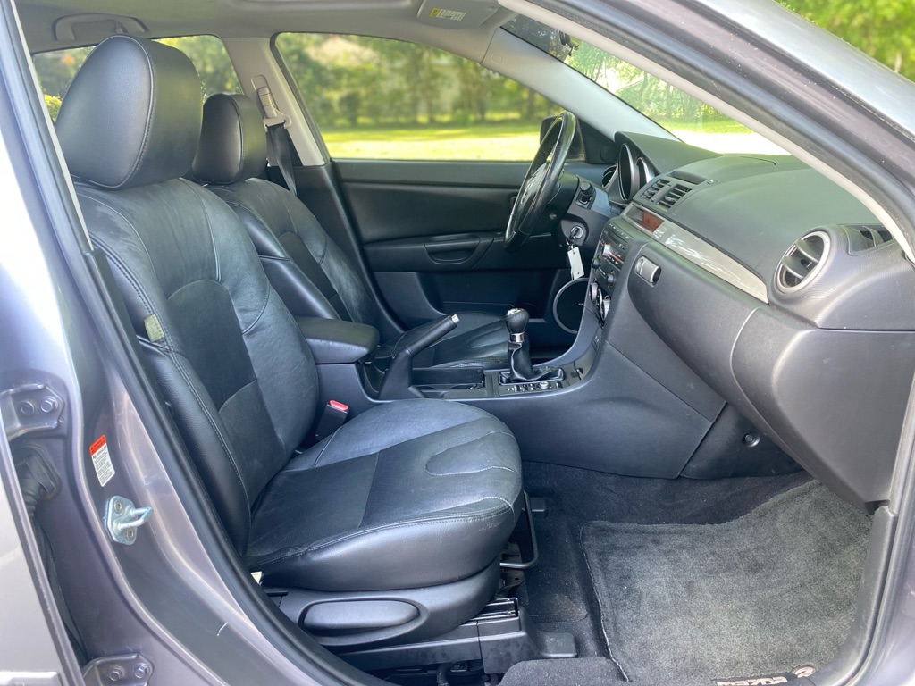 Photo 14 of this MAZDA MAZDA3