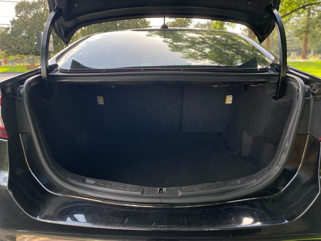 Photo 18 of this FORD FUSION