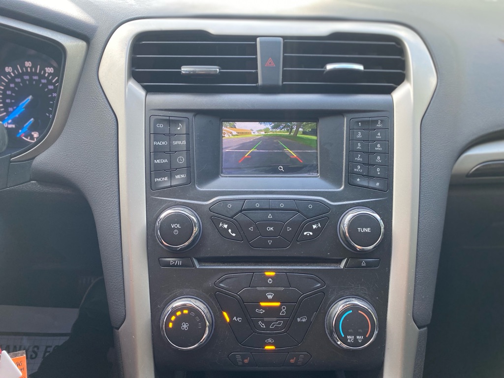 Photo 16 of this FORD FUSION