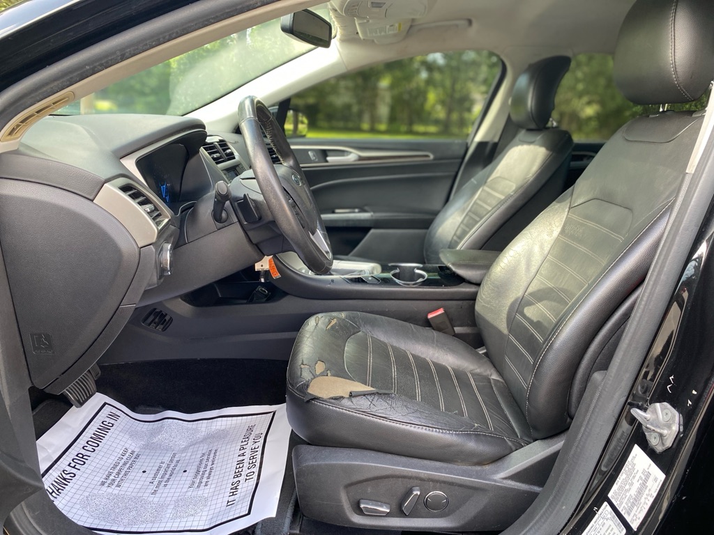 Photo 9 of this FORD FUSION