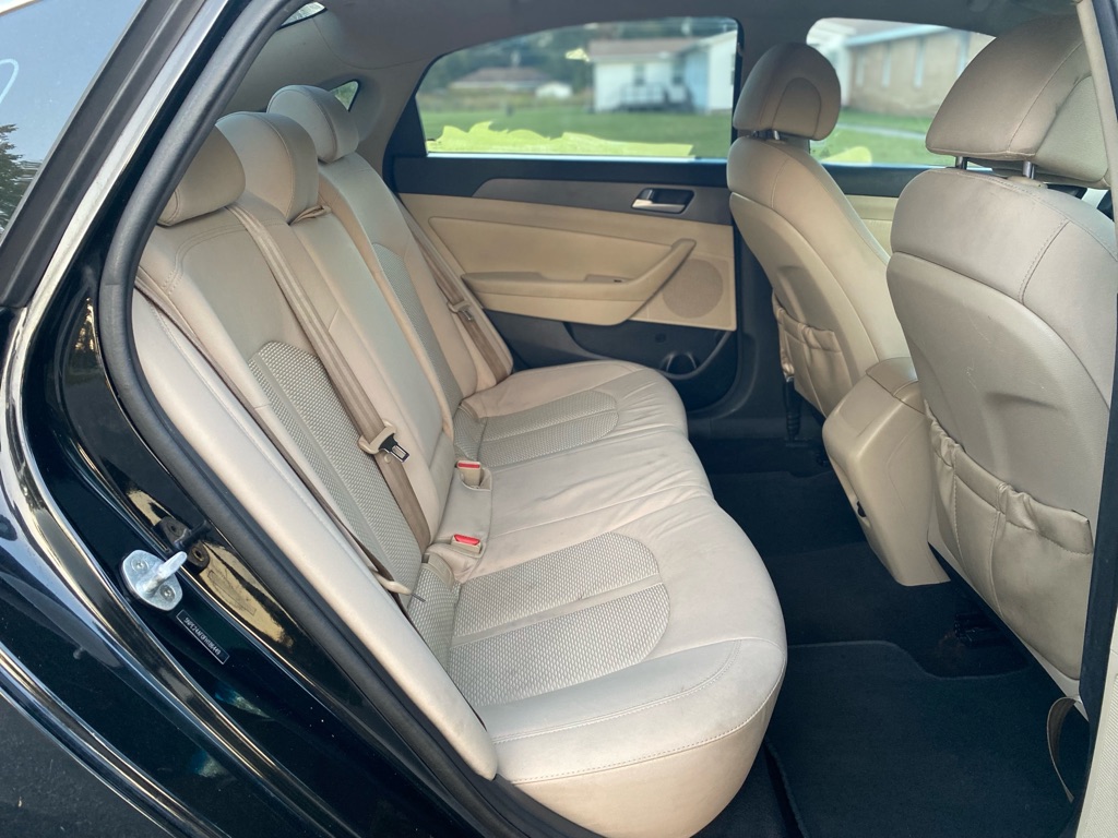 Photo 10 of this HYUNDAI SONATA