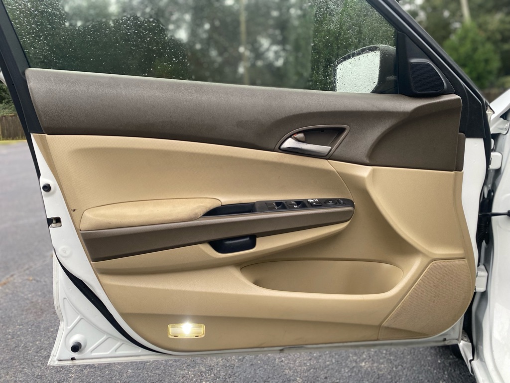 Photo 8 of this HONDA ACCORD