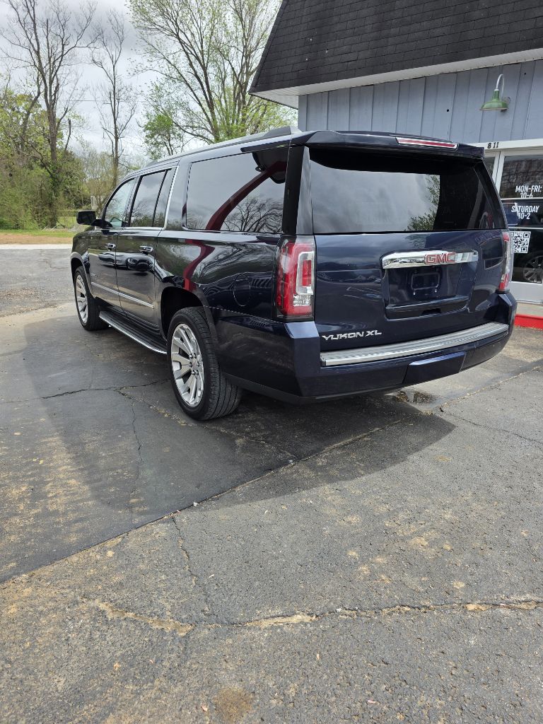 2017 GMC Yukon XL Denali - Photo 3