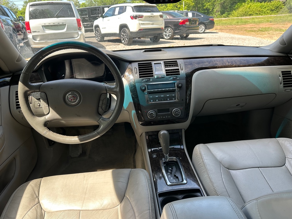 2010 Cadillac DTS Luxury Collection - Photo 6