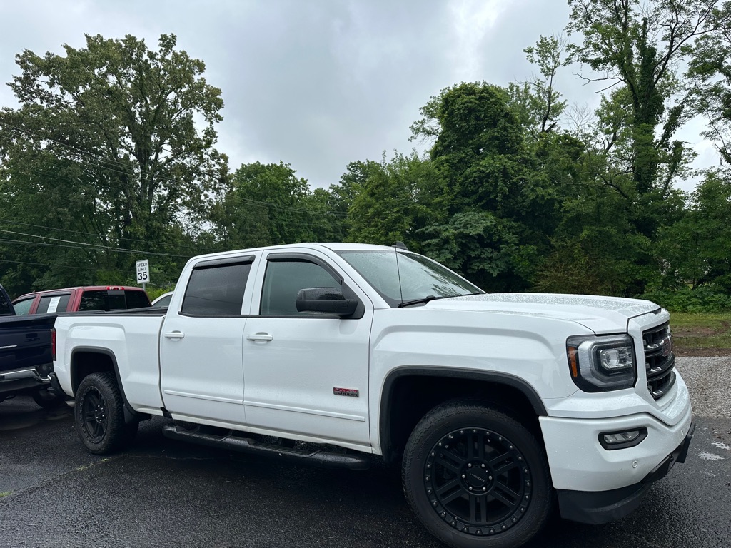 2017 GMC Sierra 4WD Crew Cab Standard Box SLT's photo