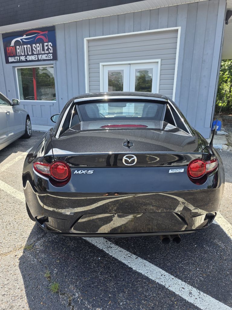 Additional photo of vehicle.