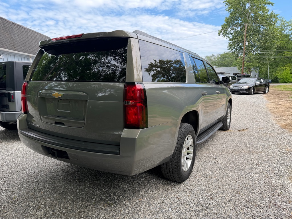 Additional photo of vehicle.