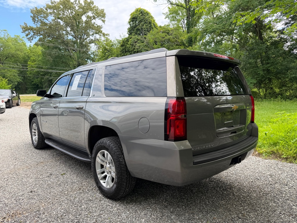 Additional photo of vehicle.