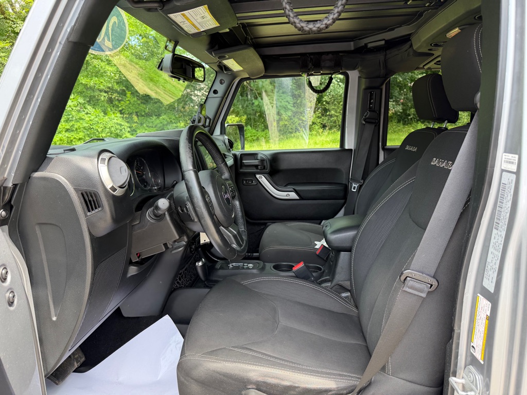 Additional photo of vehicle.