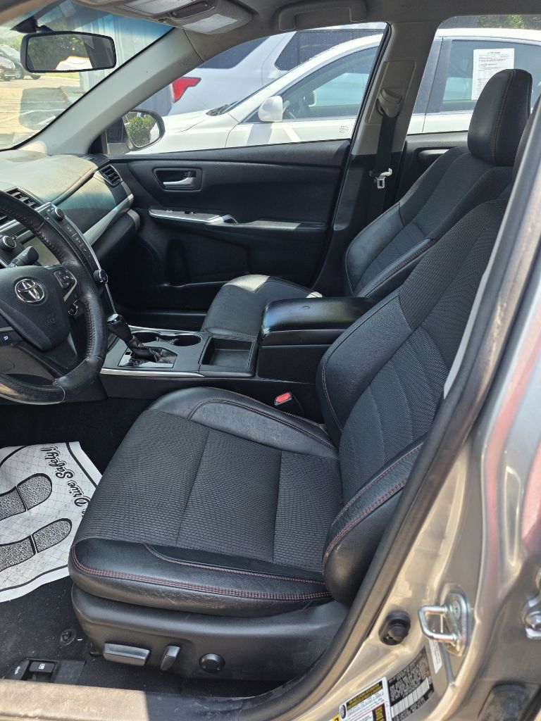 Additional photo of vehicle.