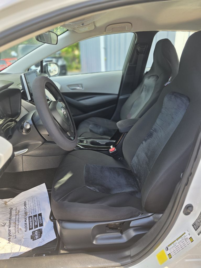 Additional photo of vehicle.
