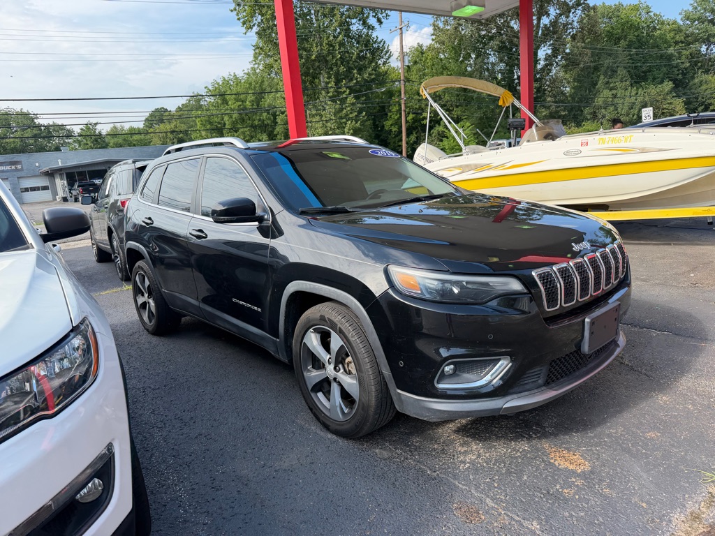 Additional photo of vehicle.