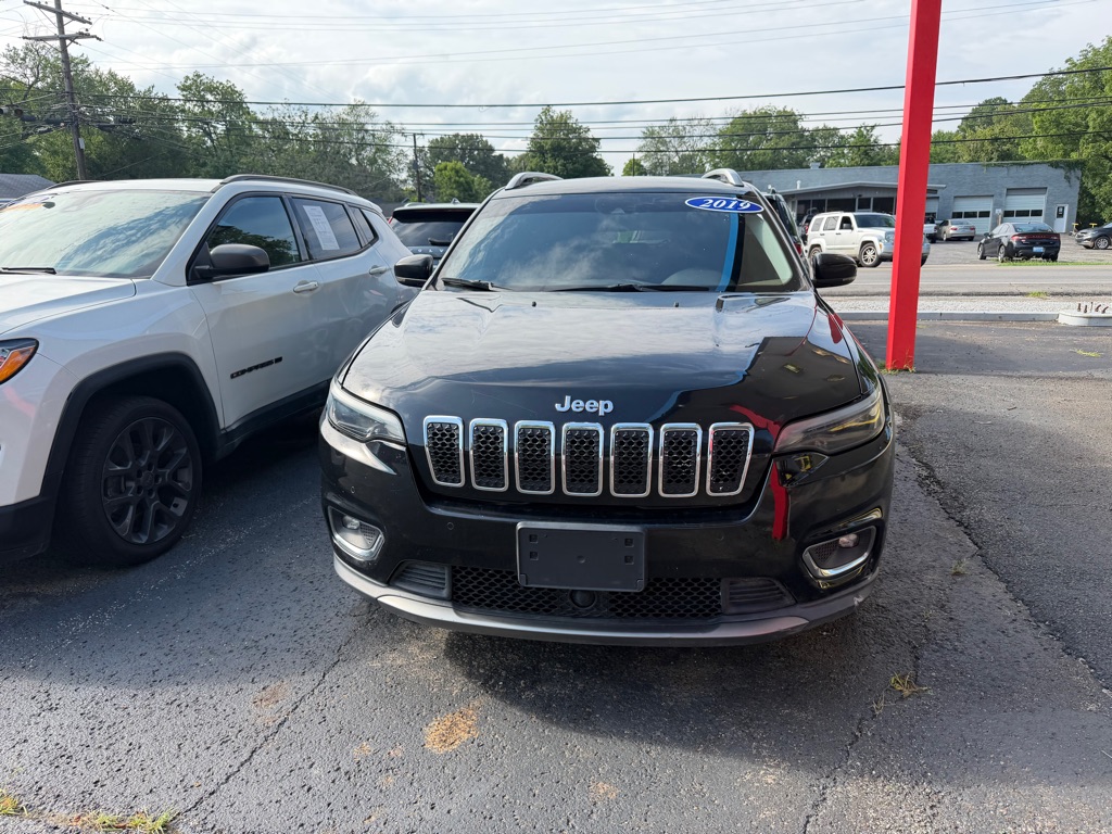Additional photo of vehicle.