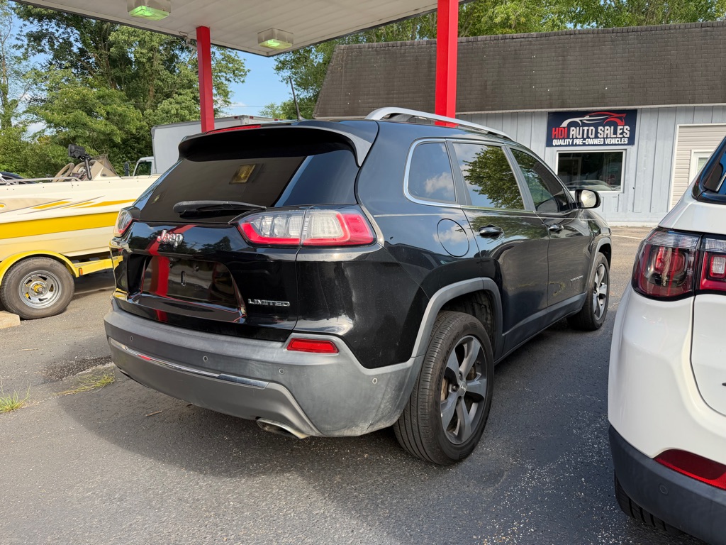 Additional photo of vehicle.