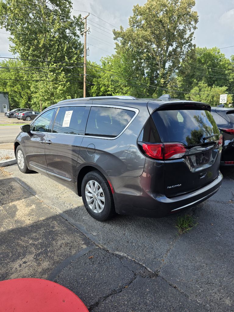 Additional photo of vehicle.