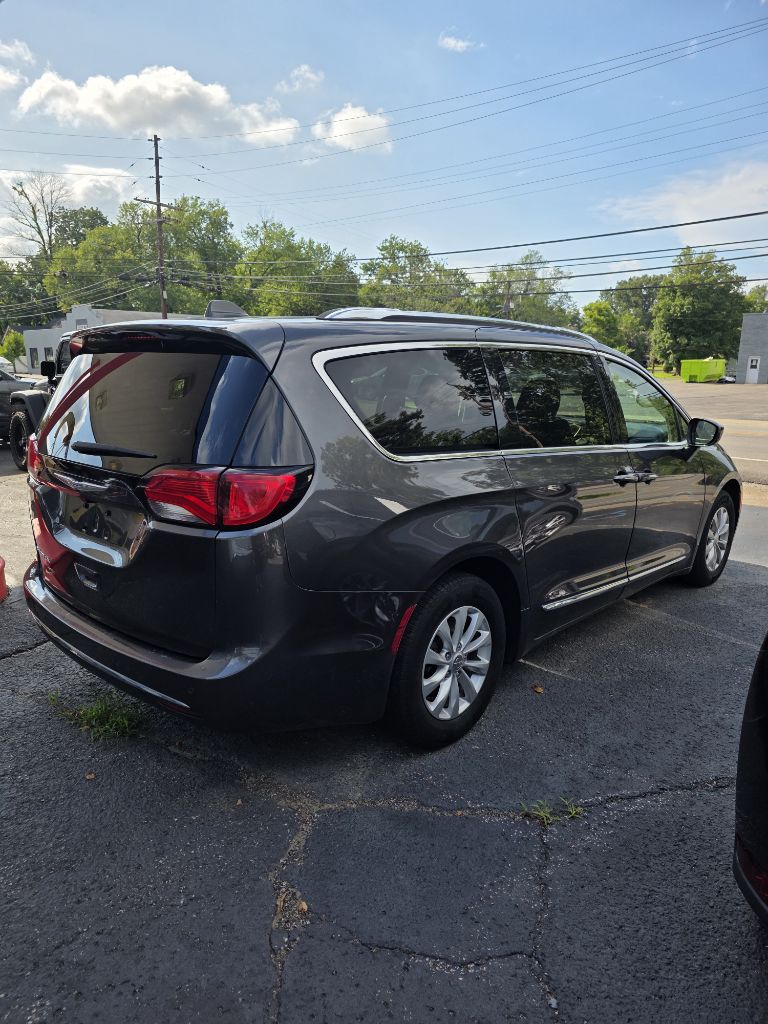 Additional photo of vehicle.