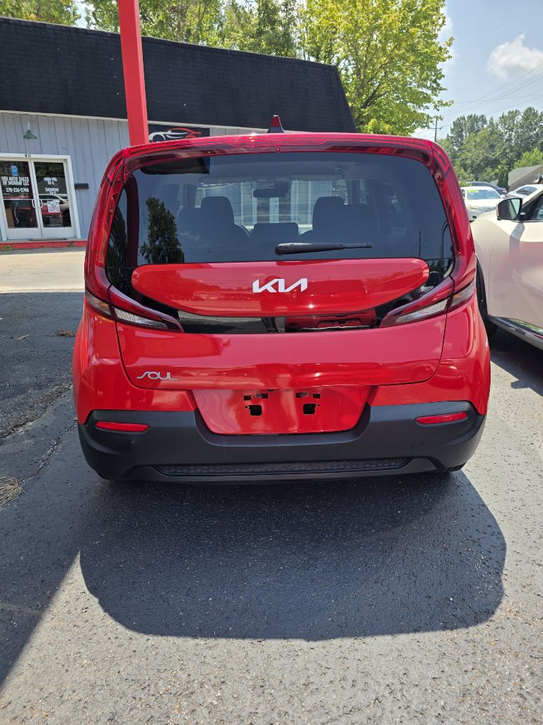 Additional photo of vehicle.