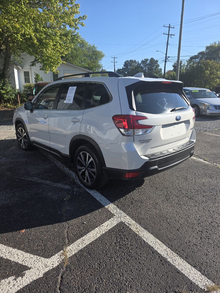 Additional photo of vehicle.