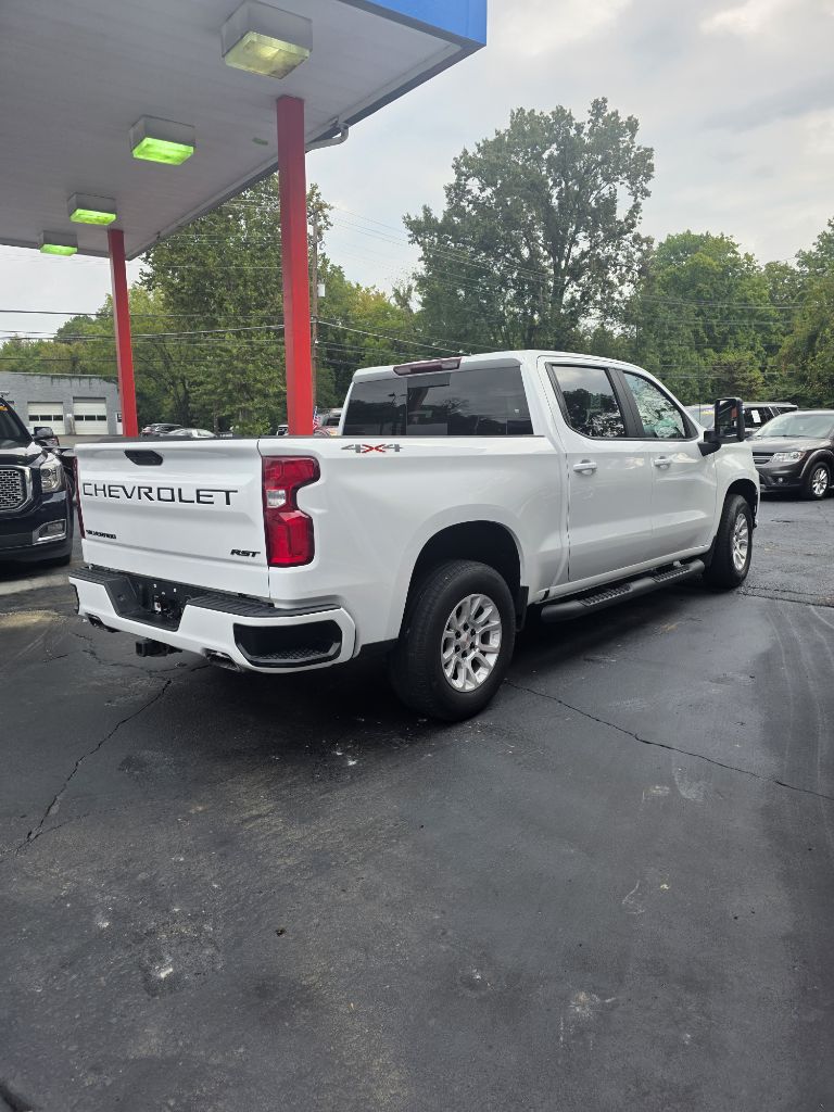 Additional photo of vehicle.