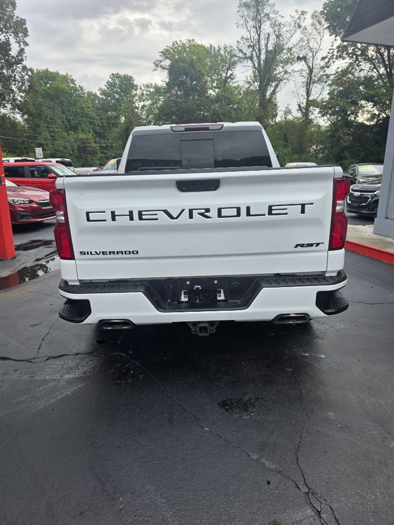 Additional photo of vehicle.