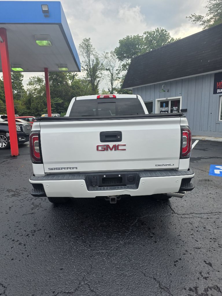 Additional photo of vehicle.