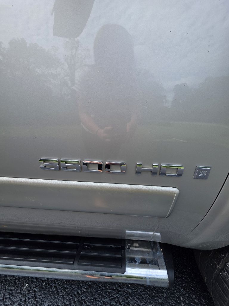 Additional photo of vehicle.