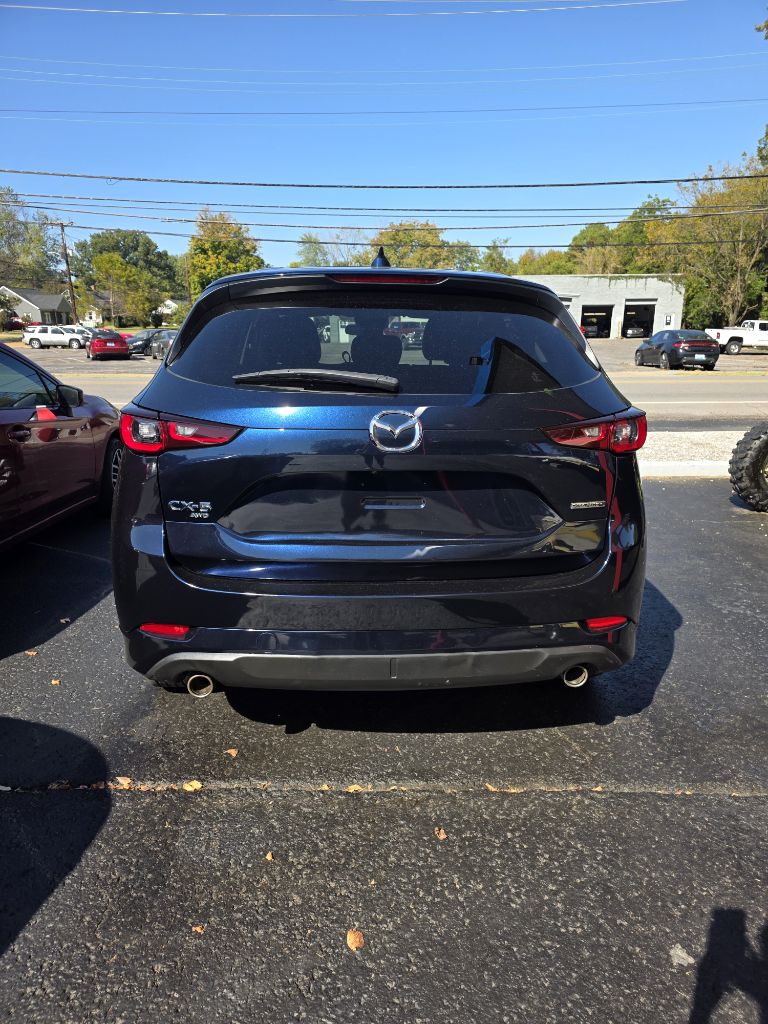 Additional photo of vehicle.
