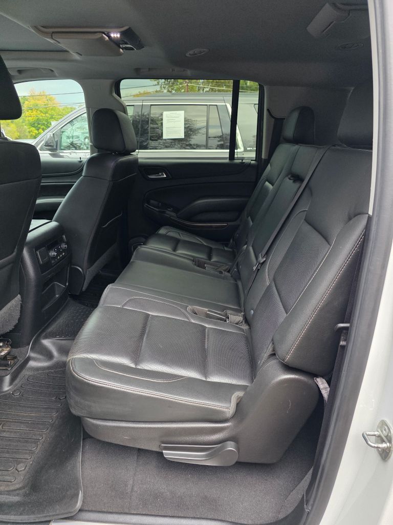 Additional photo of vehicle.