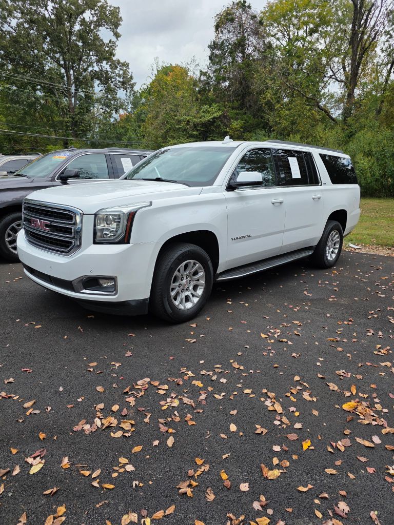 Additional photo of vehicle.