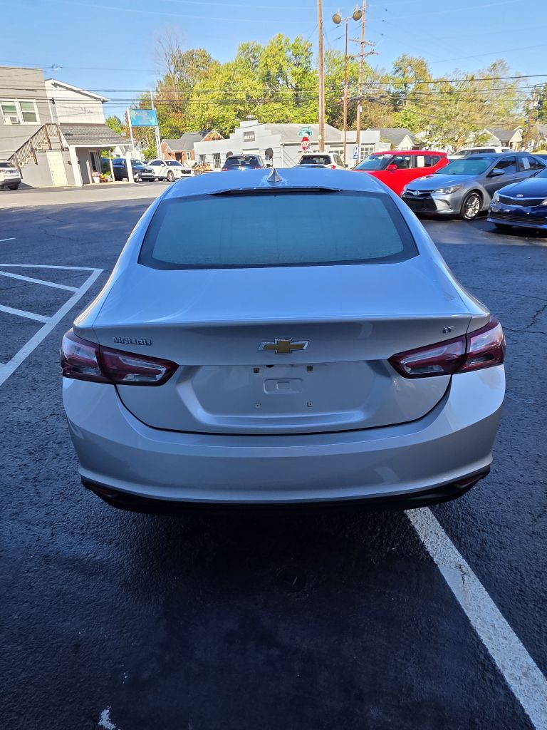 Additional photo of vehicle.