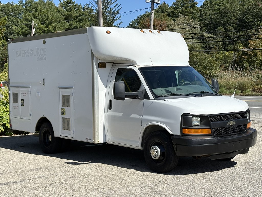 2010 Chevrolet Express Chassis 3500 139 Cutaway with 1WT RWD