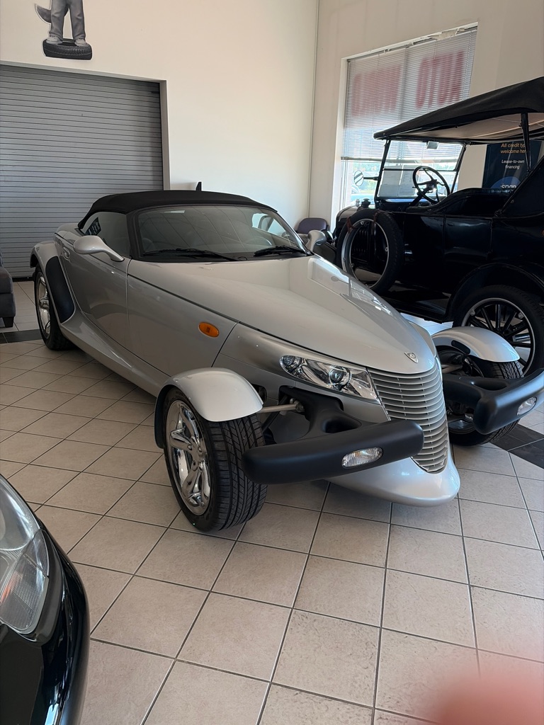 Photo 3 of this PLYMOUTH PROWLER