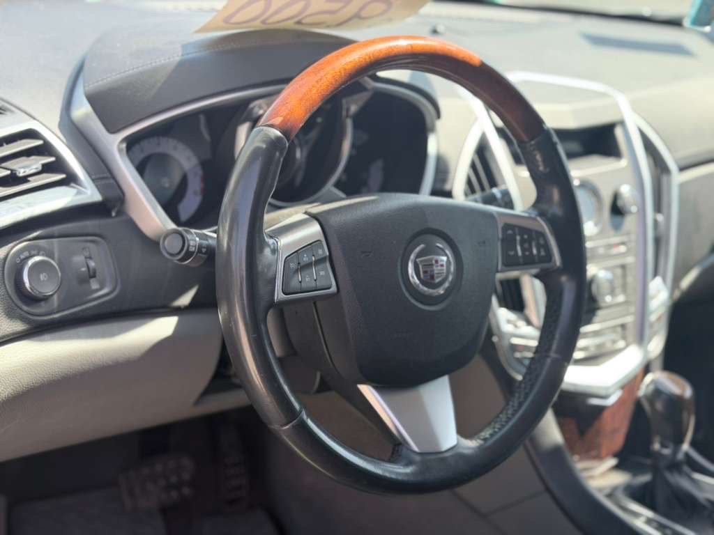 Photo 10 of this CADILLAC SRX