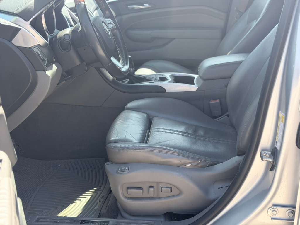 Photo 11 of this CADILLAC SRX