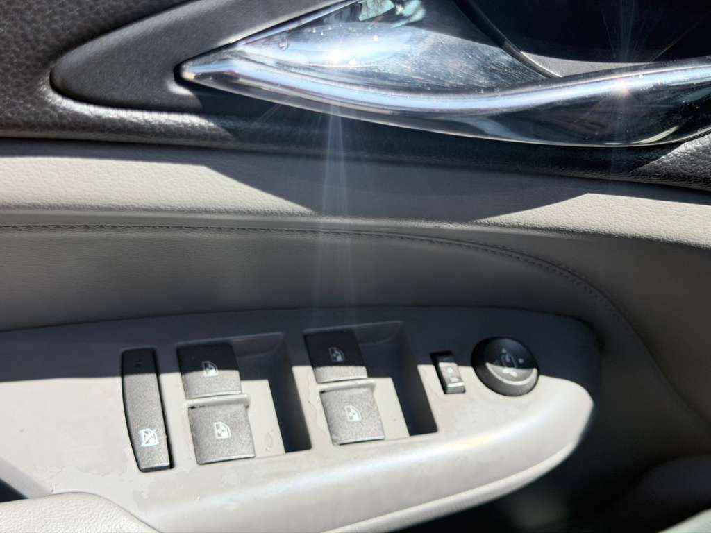 Photo 7 of this CADILLAC SRX