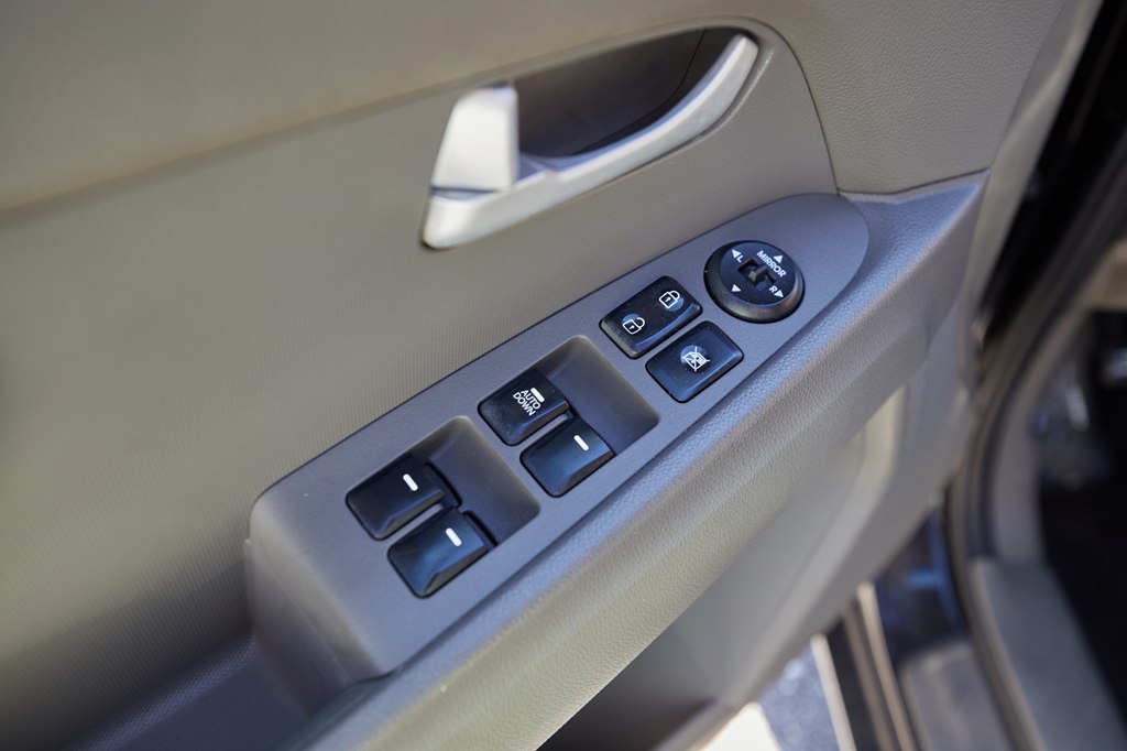Photo 15 of this KIA SPORTAGE