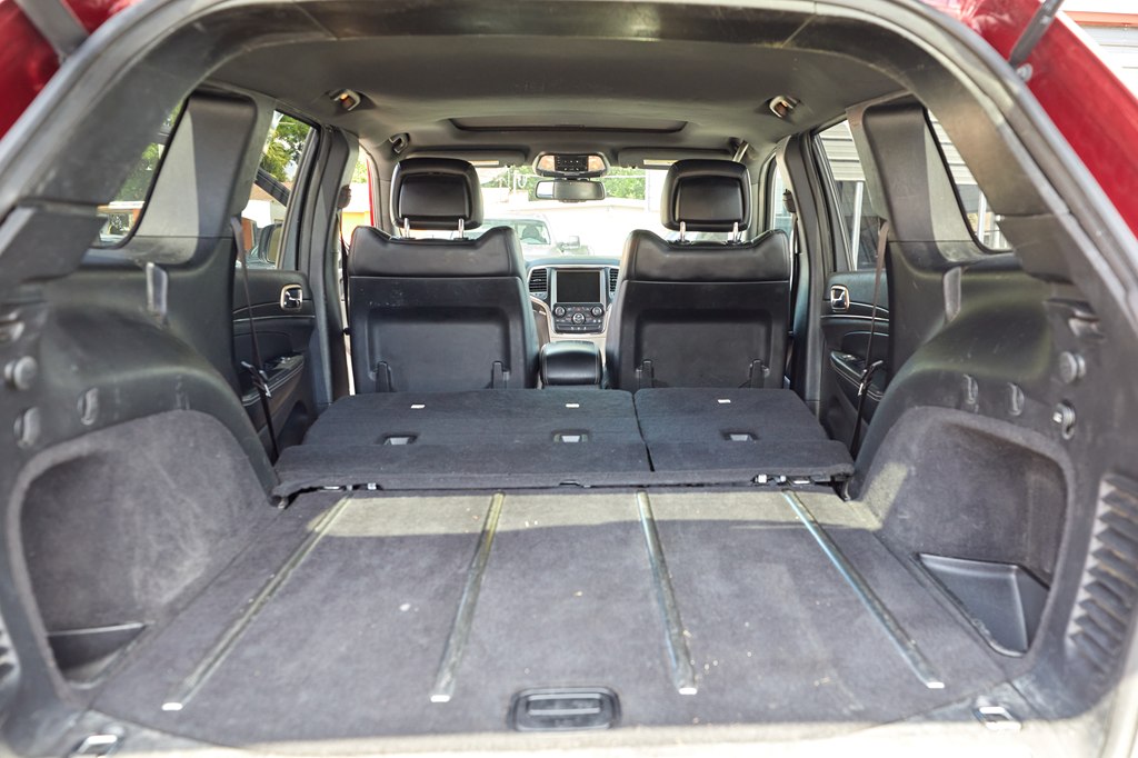 Photo 26 of this JEEP GRAND CHEROKEE