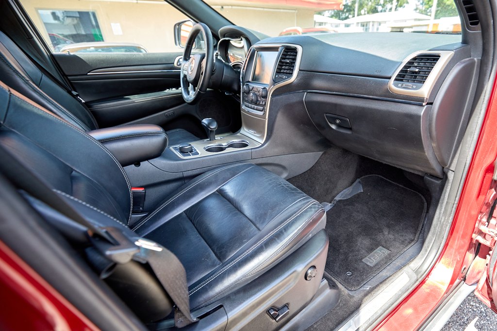Photo 17 of this JEEP GRAND CHEROKEE