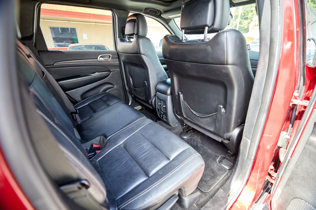 Photo 22 of this JEEP GRAND CHEROKEE