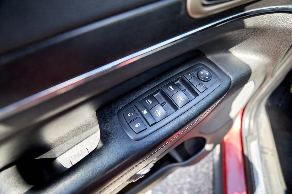 Photo 13 of this JEEP GRAND CHEROKEE