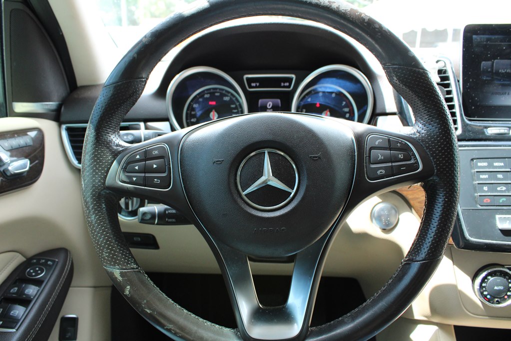 Photo 12 of this MERCEDES-BENZ GLE