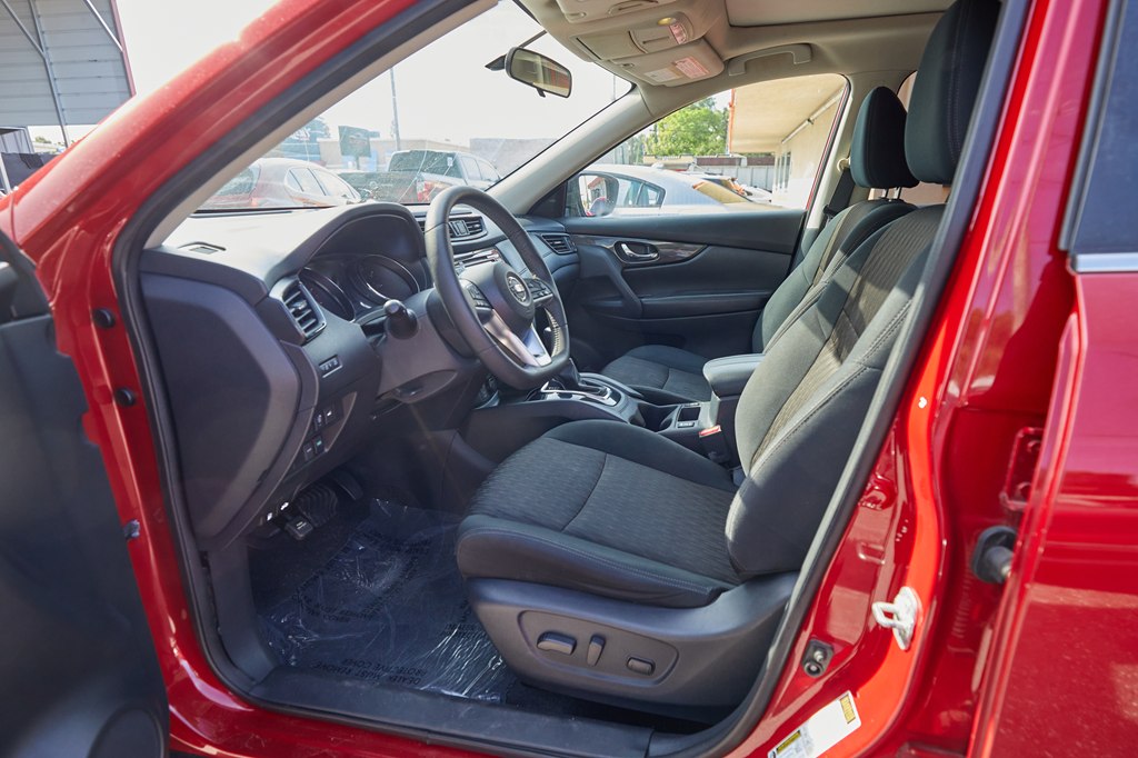 Photo 15 of this NISSAN ROGUE