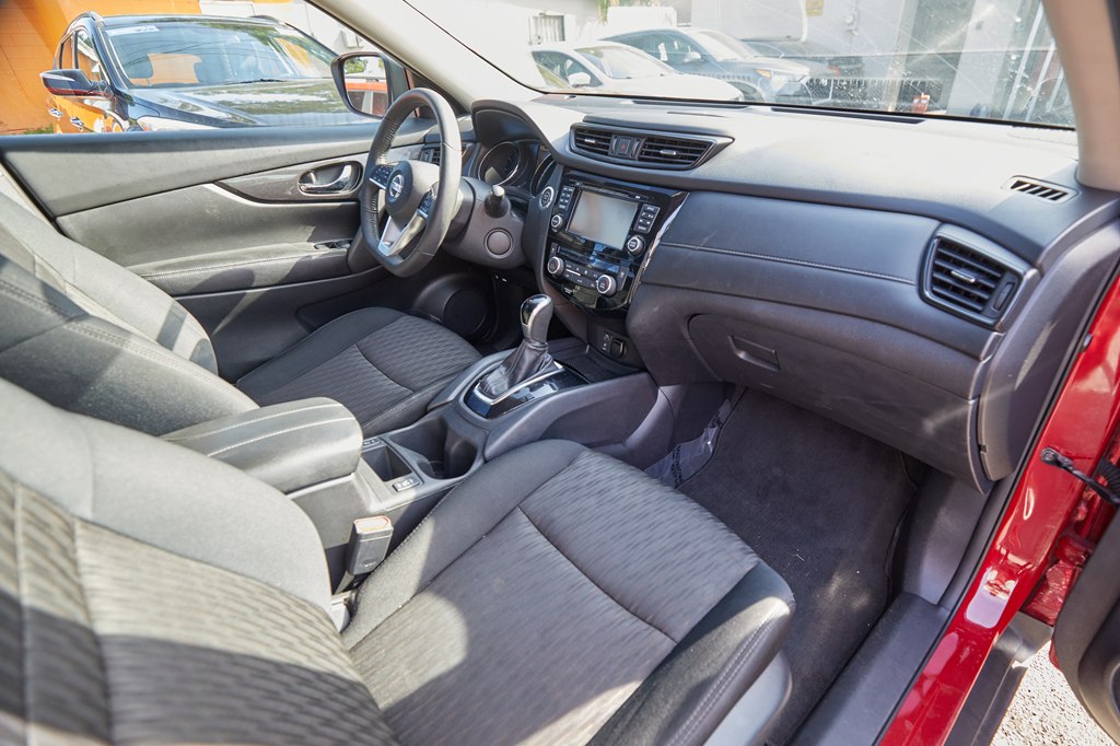 Photo 17 of this NISSAN ROGUE
