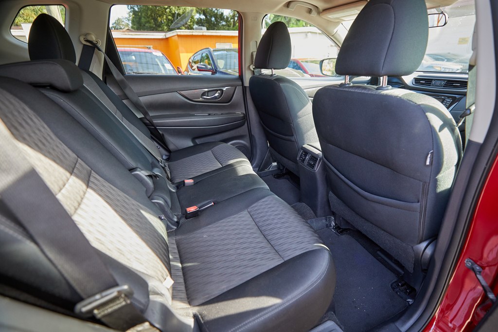 Photo 18 of this NISSAN ROGUE