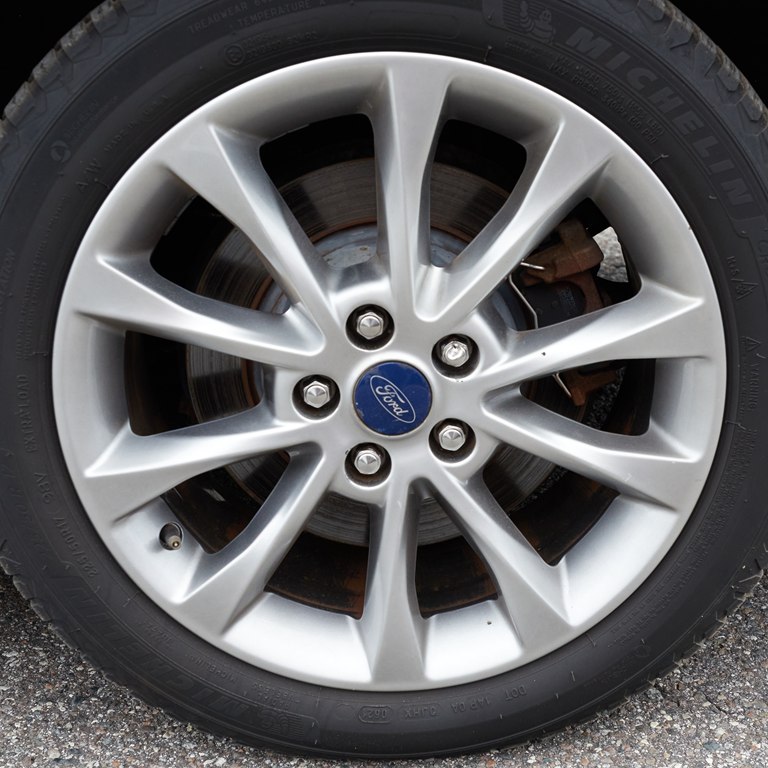 Photo 29 of this FORD FUSION ENERGI