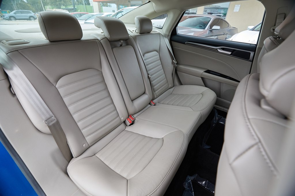 Photo 17 of this FORD FUSION ENERGI